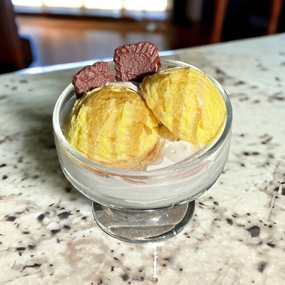 ⚠️SALE Candle // Handmade Ice Cream Balls Soy Wax Candle SEND OFFERS🥳 - Picture 4 of 5